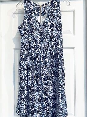 Milly Blue White Medallion Print V Neck Sleeveless Fit Flare Dress Sundress SZ 8